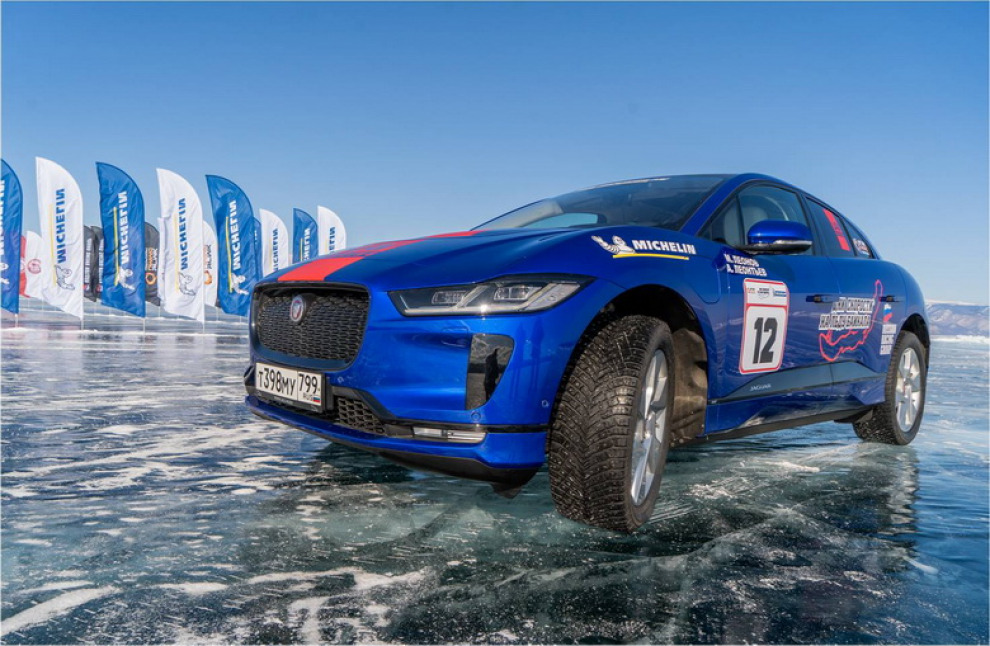 Jaguar I-PACE принял участие в фестивале «Дни Скорости на льду Байкала» 2019