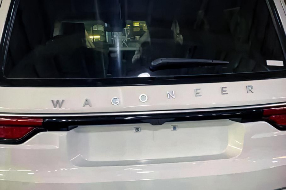 Jeep начал производство нового Wagoneer с дефекта
