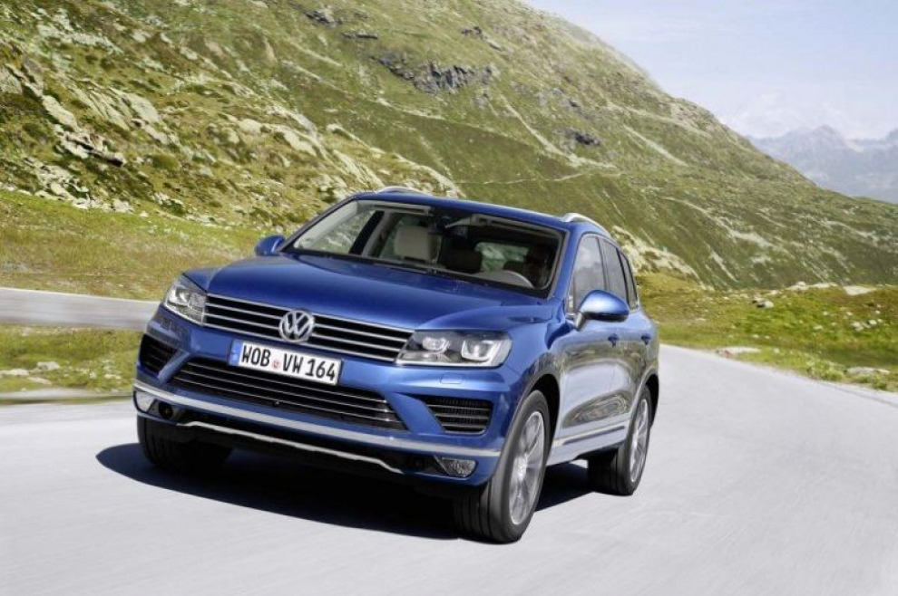 Volkswagen снижает цены на дизельный Touareg