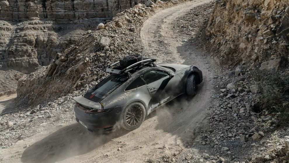 Новый внедорожный Porsche 911 будет называться «Дакар»