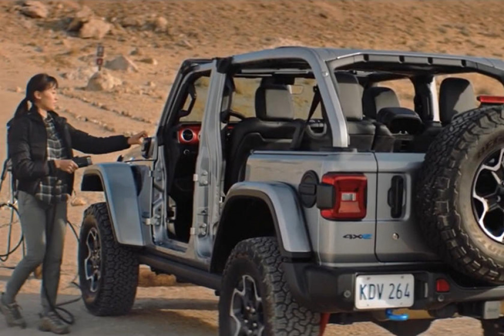 Jeep выпустил короткое видео нового гибридного Wrangler 4xe