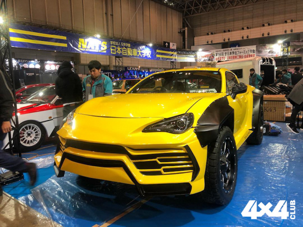 Японские студенты показали пикап Toyota GT86 c внешностью Lamborghini Urus