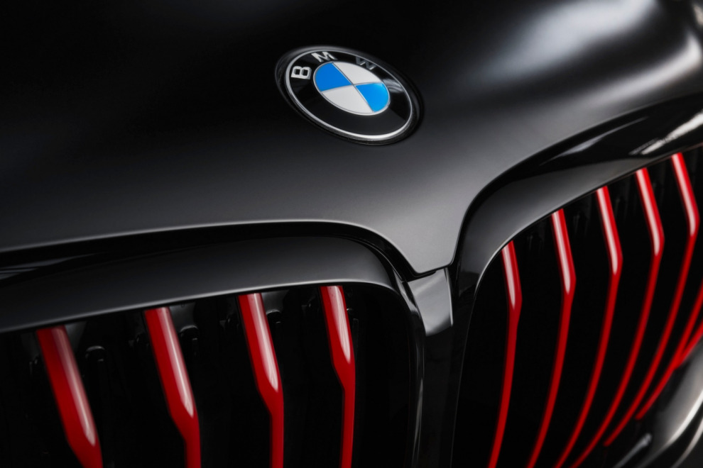 BMW X5, X6 Black Vermillion и Х7 Limited Edition в Frozen Black