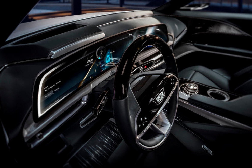 Cadillac бросит вызов гиперэкрану Mercedes