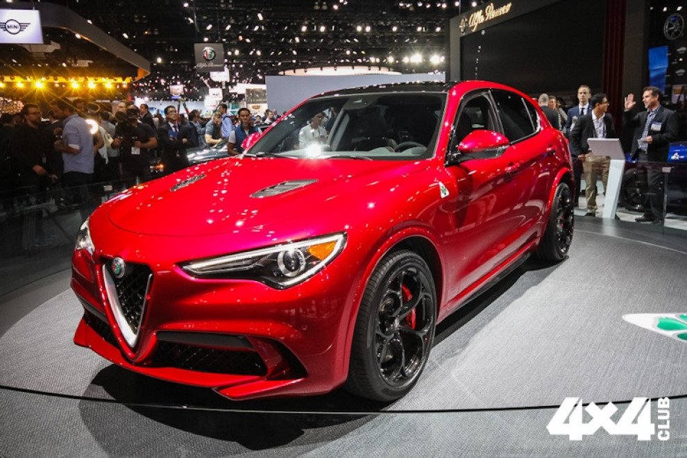 Alfa Romeo показала «слабый» кроссовер Stelvio