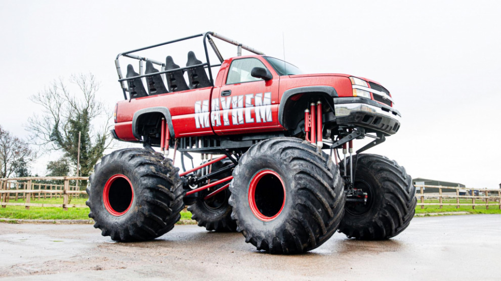 Пришло время купить восьмиместный Monster Truck