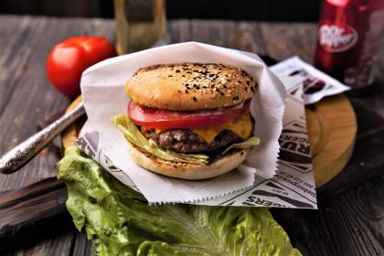 Изысканная кулинария путешественника.  Бургер Tour de France