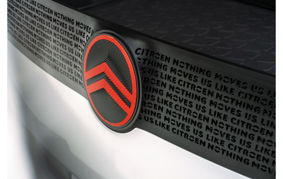 В 2023 году Citroën изменит логотип