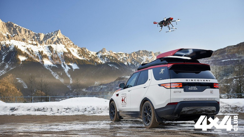 Land Rover добавил на крышу внедорожника Discovery дрон