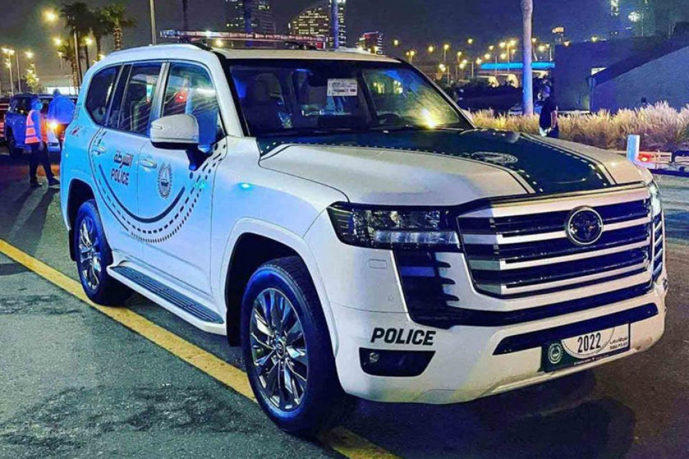Land Cruiser 300 поступил на службу в полицию Дубая