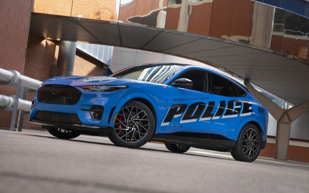 Кроссовер Ford Mustang Mach-E заступит на службу в полиции