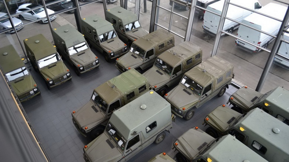 Армейские автомобили G-класса выставлены на продажу