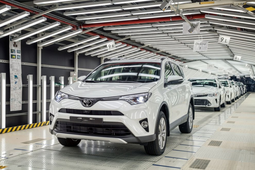 В лучших советских традициях. Toyota заканчивает год с перевыполнением плана 
