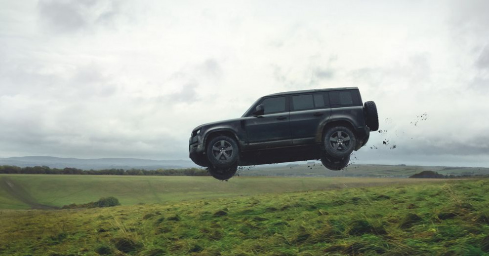 Land Rover и Aston Martin из последнего фильма о Бонде, продадут на аукционе
