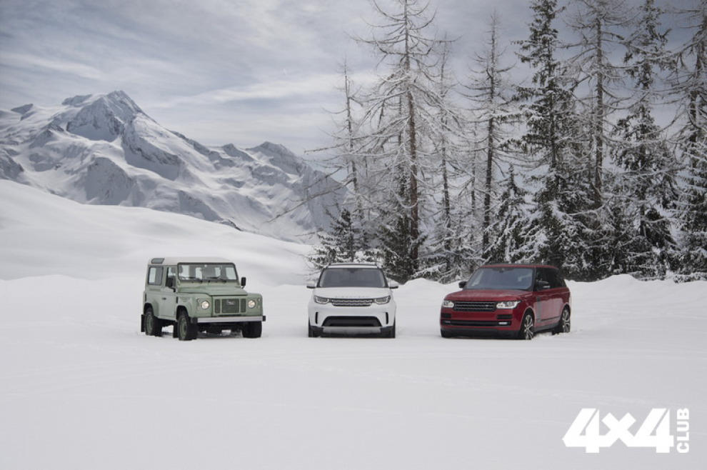 В честь 70-летия Land Rover представлено масштабное изображение  культового Defender в Альпах