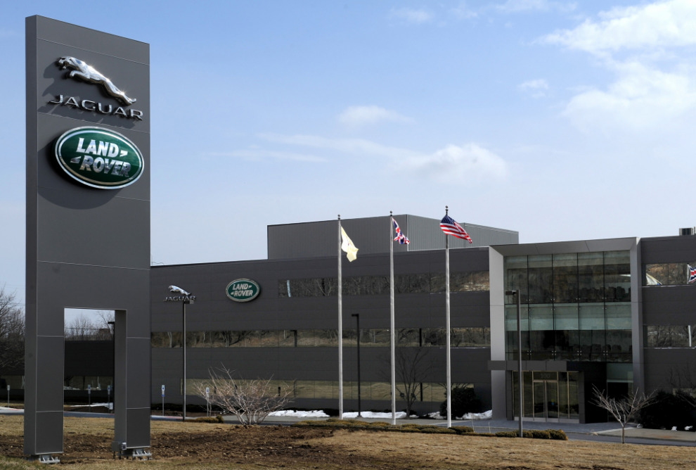 Jaguar Land Rover пытается запретить ввоз в США кроссоверов VW Group