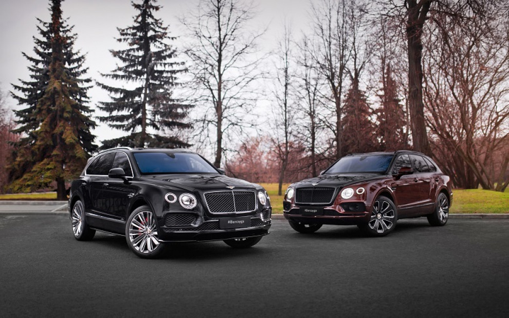 Bentley представила в России две новые версии роскошного внедорожника