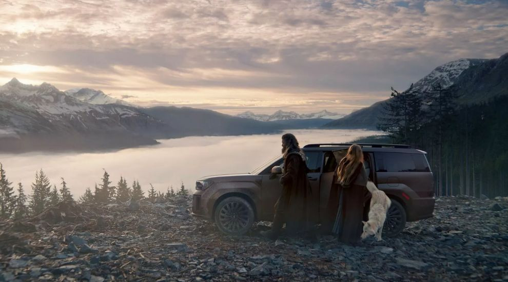 В новом рекламном ролике Hyundai Santa Fe воплощает дух викингов