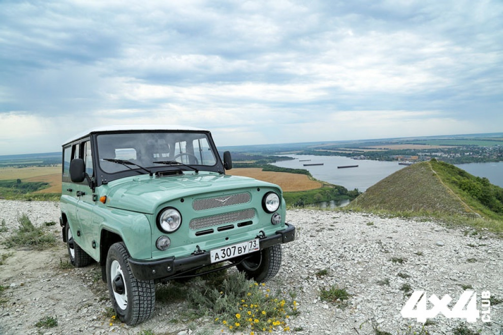 Ульяновский автомобильный завод  выпустил ограниченную серию 469-й модели