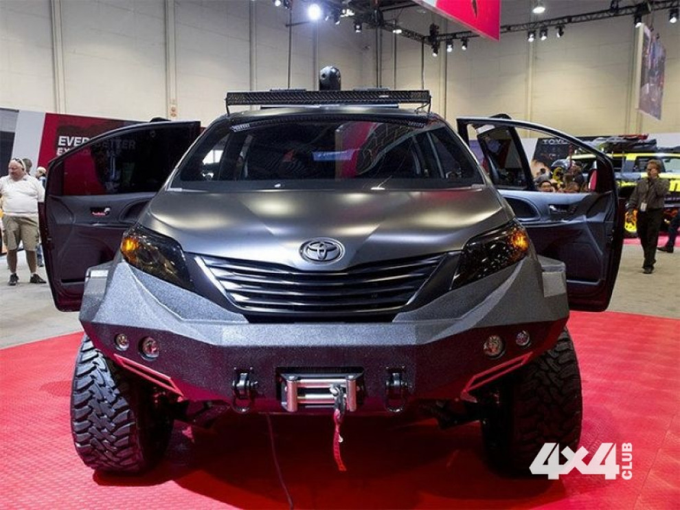 Toyota построила внедорожный минивэн на базе Tacoma