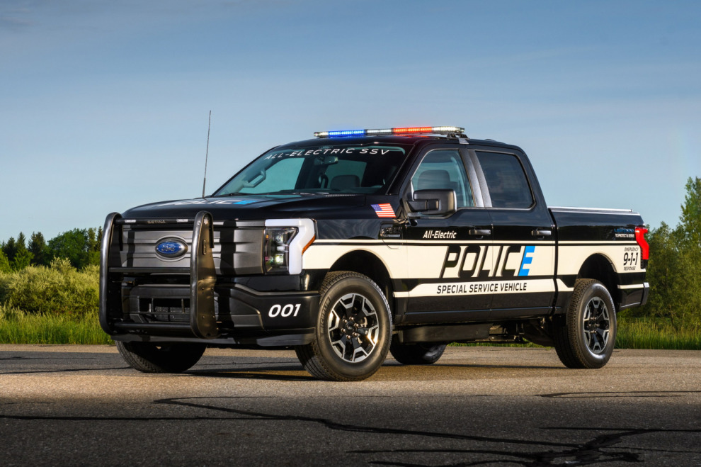 Ford выпустил полицейскую версию F-150 Lightning Pro SSV