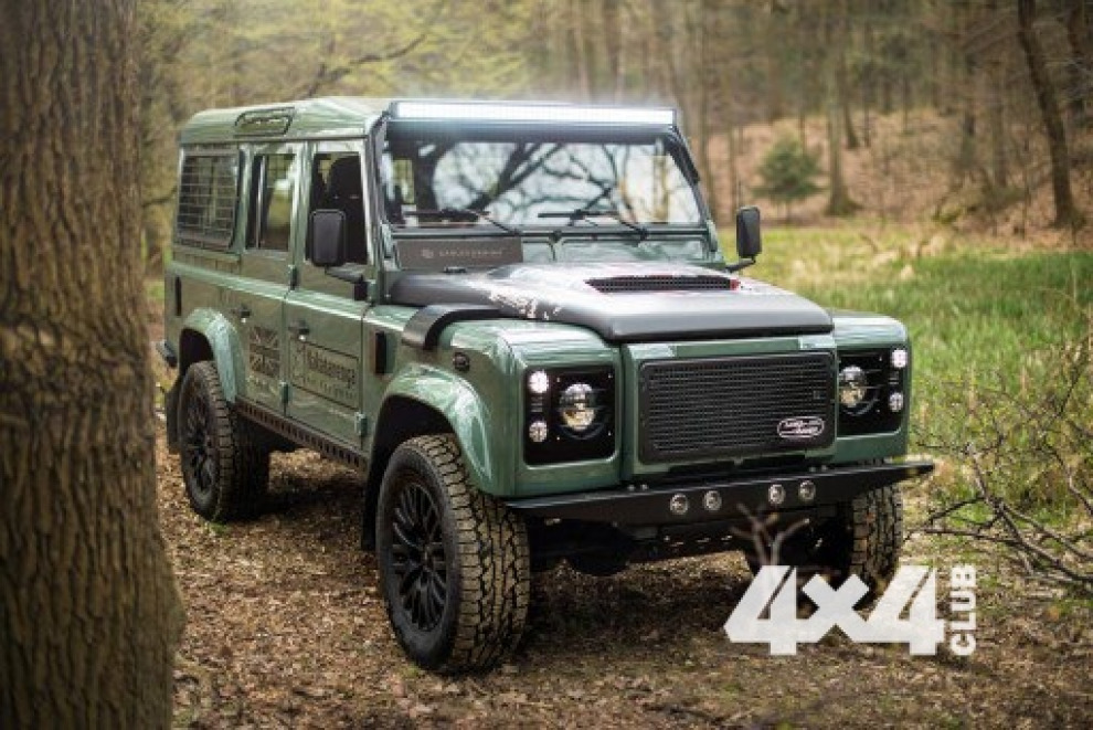 Land Rover Defender получил новый салон на "пенсии"