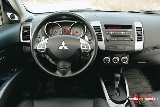 Mitsubishi Outlander XL c двигателем 2.4 л.
