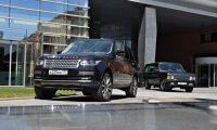 Представительский Range Rover LWB на контрасте с предком